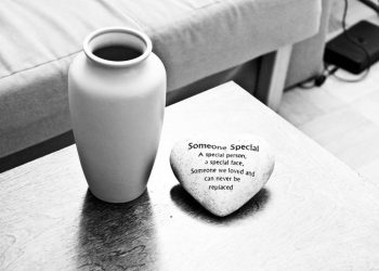 5 Tips to Choose the Best Cremation Urn for Your Loved One