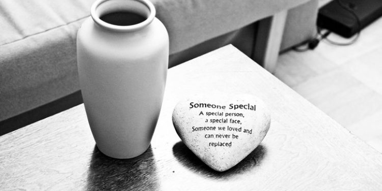 5 Tips to Choose the Best Cremation Urn for Your Loved One