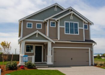 What Is Insulated Vinyl Siding, Should I Invest In It?