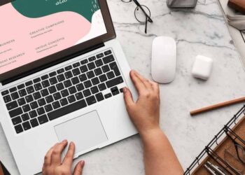 how to use laptop as monitor