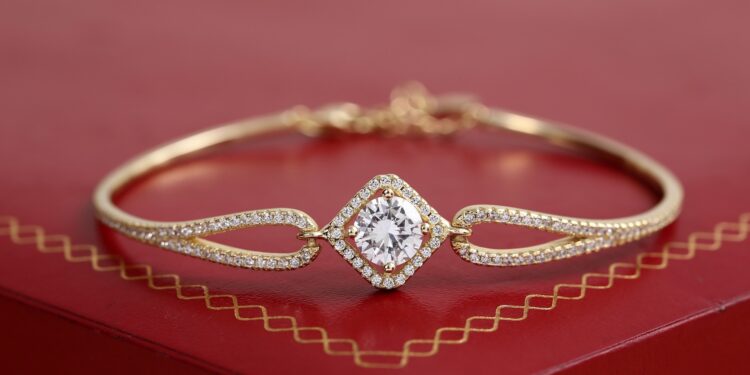 Planning to buy jewellery online? Know these tips