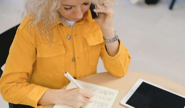 9a Virtual Phone System VS Phone Service