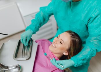 Do baby teeth need stainless steel crowns?