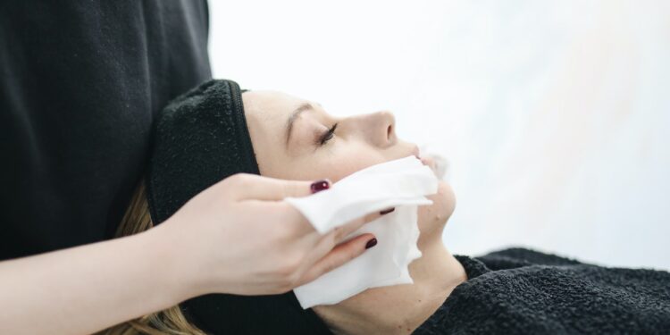 Does dry skin have separate foundations?