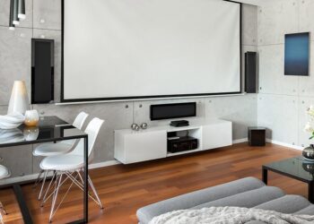 How Do You Measure the Size of a Projector Screen?