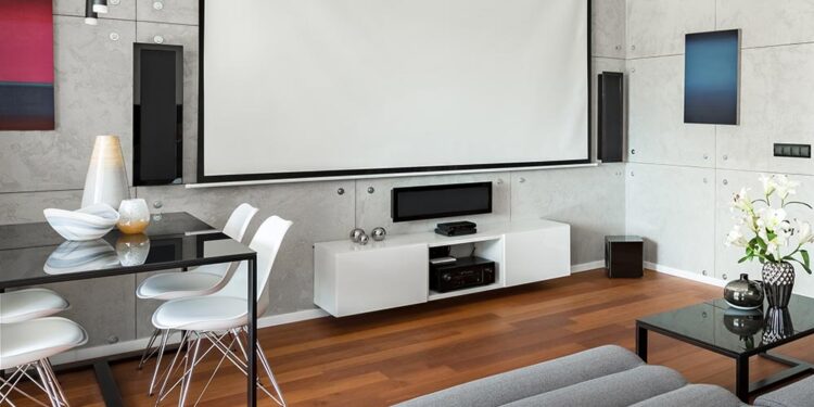 How Do You Measure the Size of a Projector Screen?