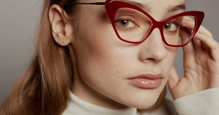 Reasons to Use Cat's Eye Prescription Glasses