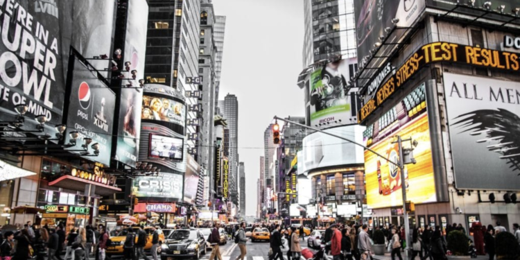 Why custom banners are still relevant in the age of digital marketing